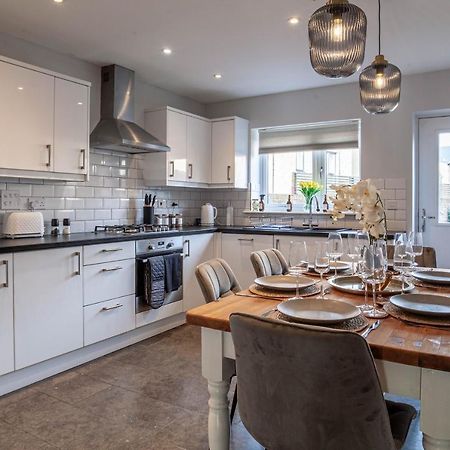 Modern 3 Bedroom House With Parking Μπαθ Εξωτερικό φωτογραφία