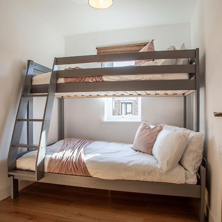 Modern 3 Bedroom House With Parking Μπαθ Εξωτερικό φωτογραφία