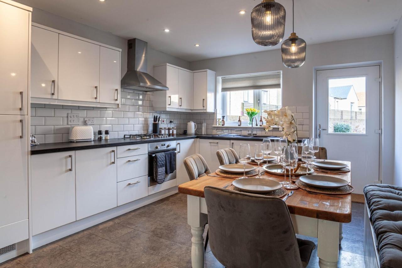Modern 3 Bedroom House With Parking Μπαθ Εξωτερικό φωτογραφία